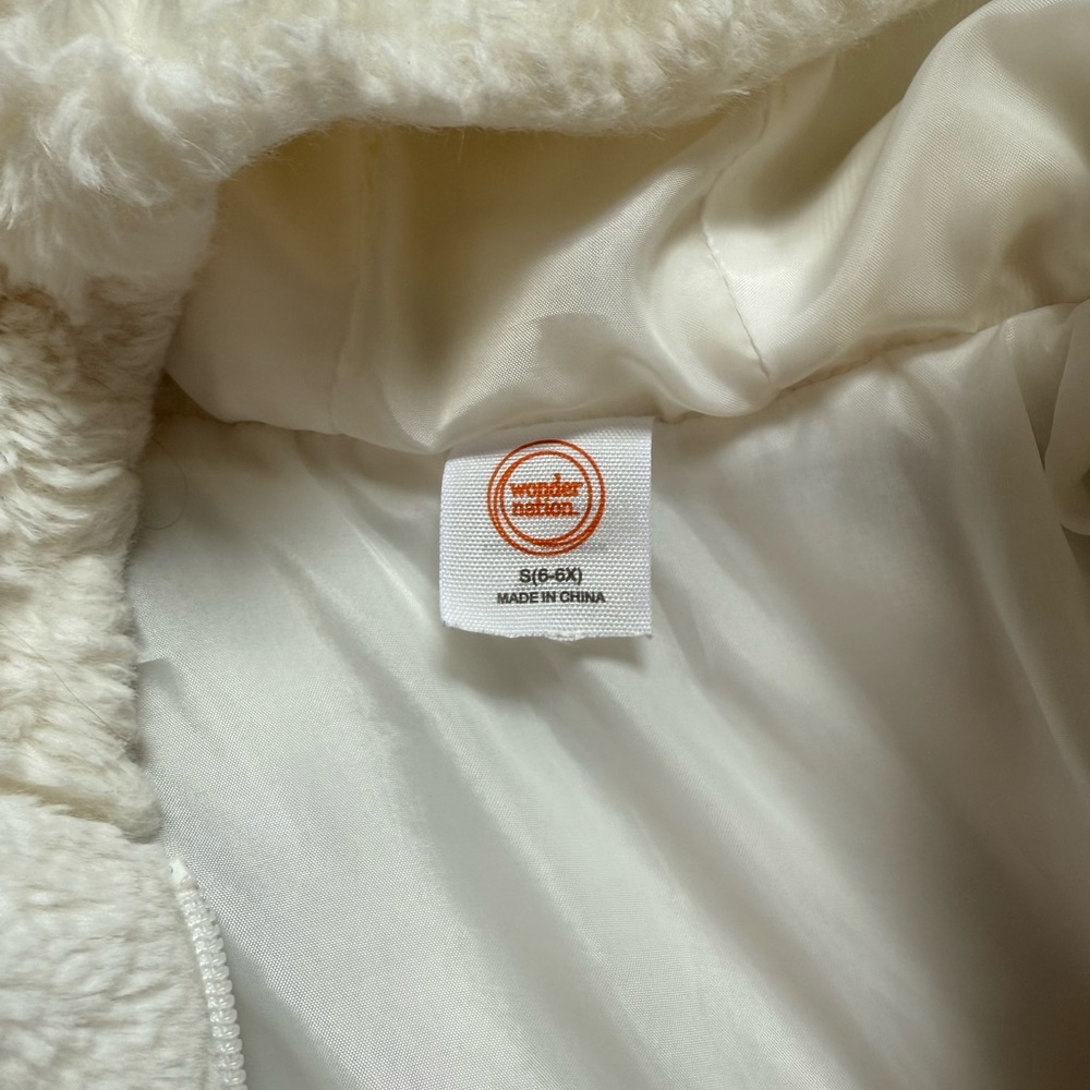 Girls White Faux Fur Jacket, Size S (6 Years) – Warm & Cozy - Picture 4 of 4